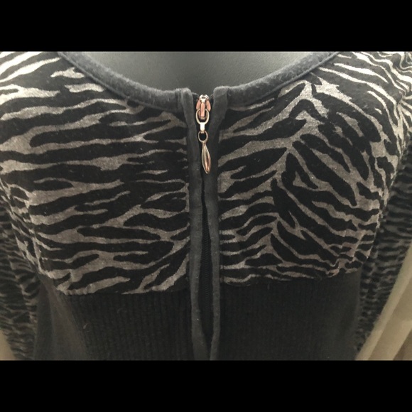 Zebra zip-up hoodie brooks Foxy Jeans - Picture 3 of 5